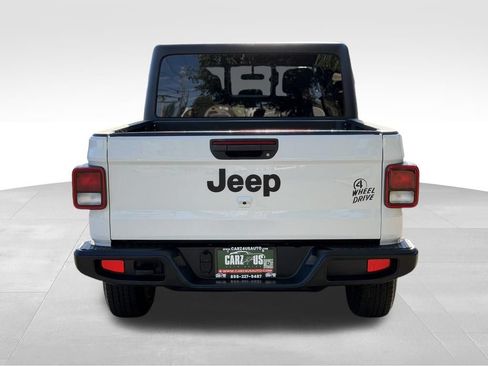 Used 2022 Jeep Gladiator Sport AWD/4WD image 6