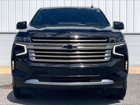 Used 2021 Chevrolet Suburban High Country w/ Premium Package AWD/4WD image 3