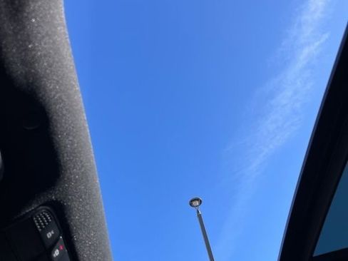 Used 2022 Mercedes-Benz GLC 300 4MATIC image 16