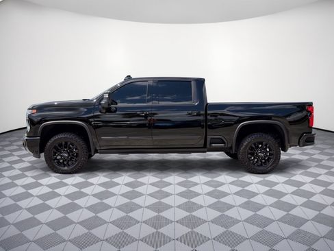 Used 2026 Chevrolet Silverado 2500 High Country w/ High Country Premium Package AWD/4WD image 2