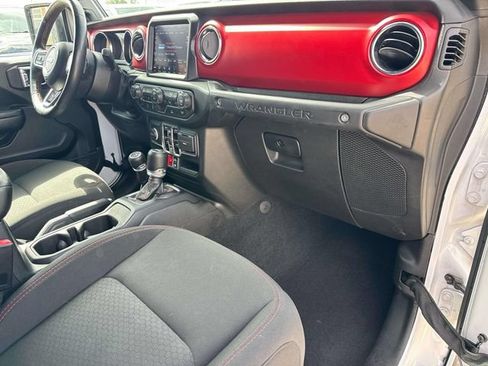 Used 2023 Jeep Wrangler Unlimited Rubicon w/ Cold Weather Group AWD/4WD image 18