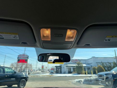 Used 2022 Kia Soul LX image 19