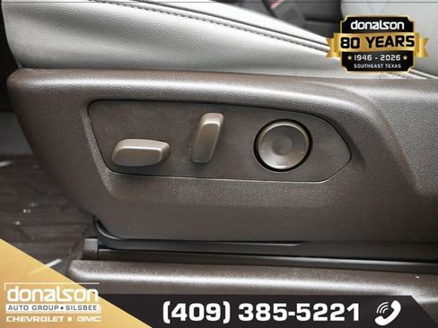 Used 2024 GMC Yukon XL SLT w/ SLT Luxury Package image 7