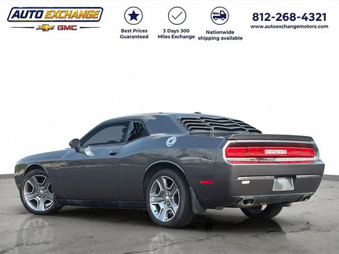Used 2013 Dodge Challenger R/T RWD image 3
