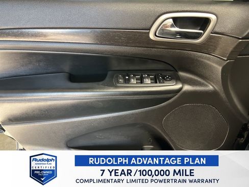 Used 2018 Jeep Grand Cherokee Laredo image 19