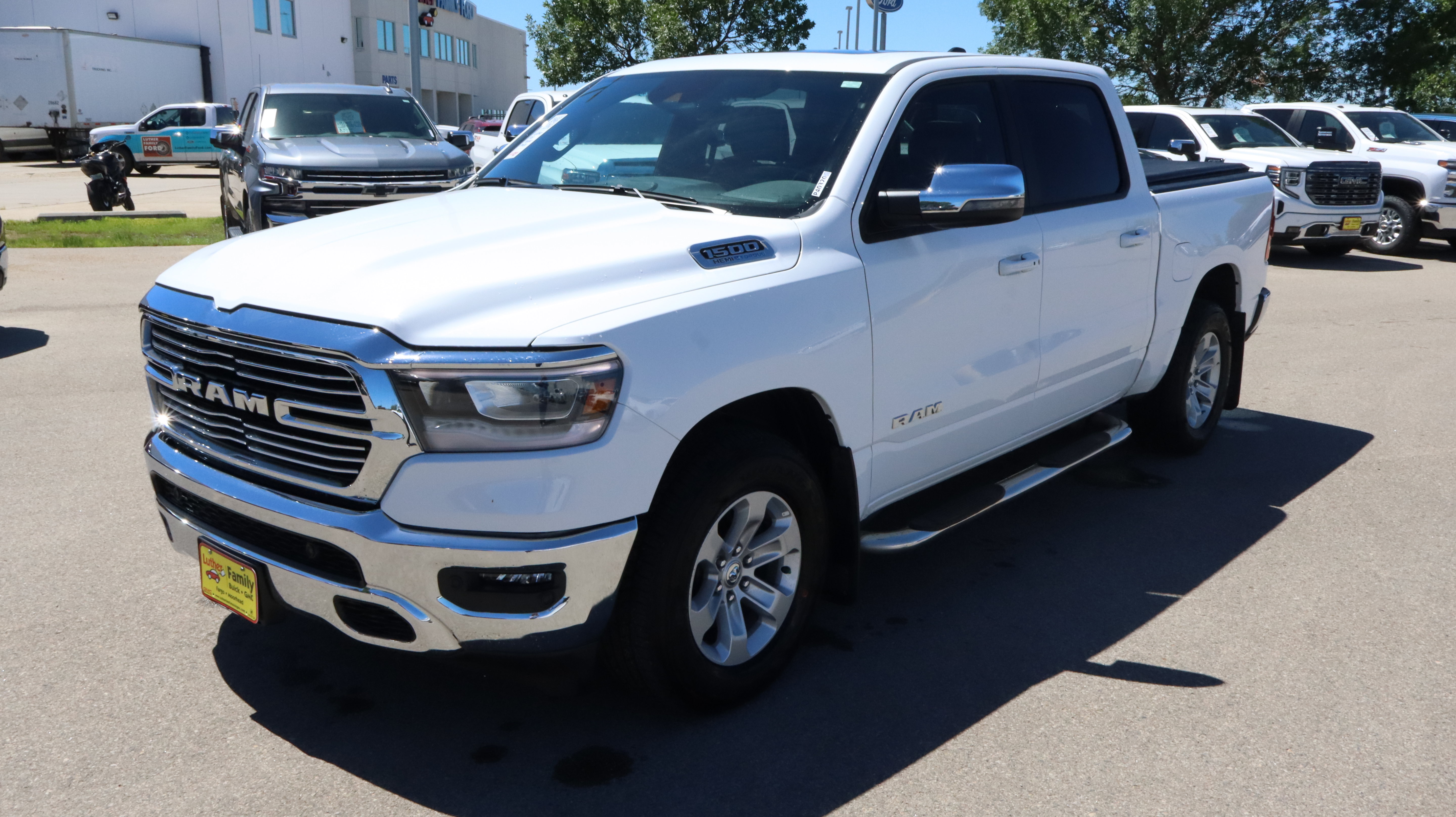 Used 2023 RAM 1500 Laramie AWD/4WD image 3