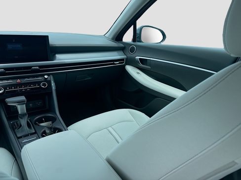 New 2026 Hyundai Sonata SE FWD image 16