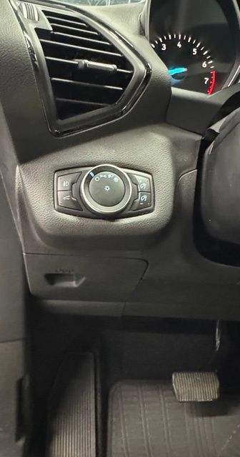 Used 2017 Ford Escape Titanium FWD image 27