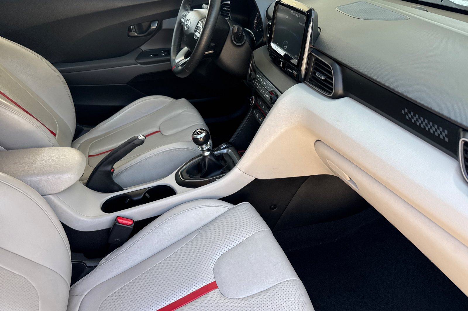 Used 2019 Hyundai Veloster Turbo Ultimate FWD image 15