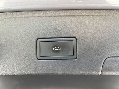 Used 2022 Volkswagen Atlas Cross Sport SEL R-Line image 46