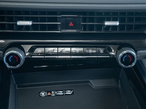 New 2025 Chevrolet Suburban Premier image 33