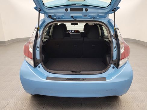 Used 2016 Toyota Prius C Two image 29