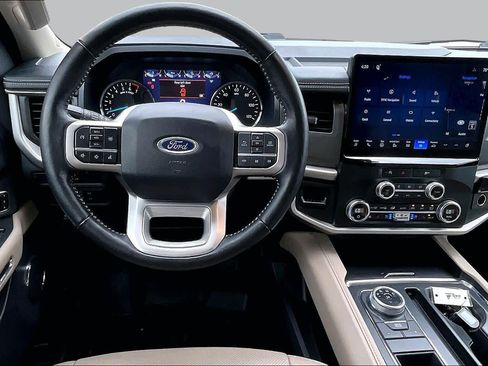 Used 2024 Ford Expedition XLT RWD image 6