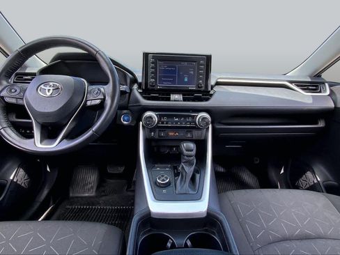 Used 2021 Toyota RAV4 XLE w/ XLE Grade Weather Package AWD/4WD image 15