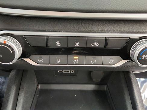 Used 2022 Nissan Altima 2.5 SV AWD/4WD image 30