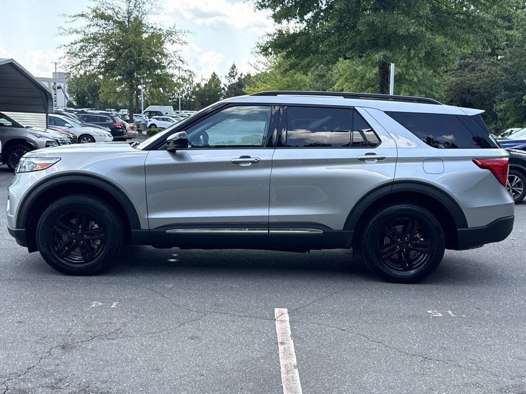 Used 2023 Ford Explorer XLT AWD/4WD image 4