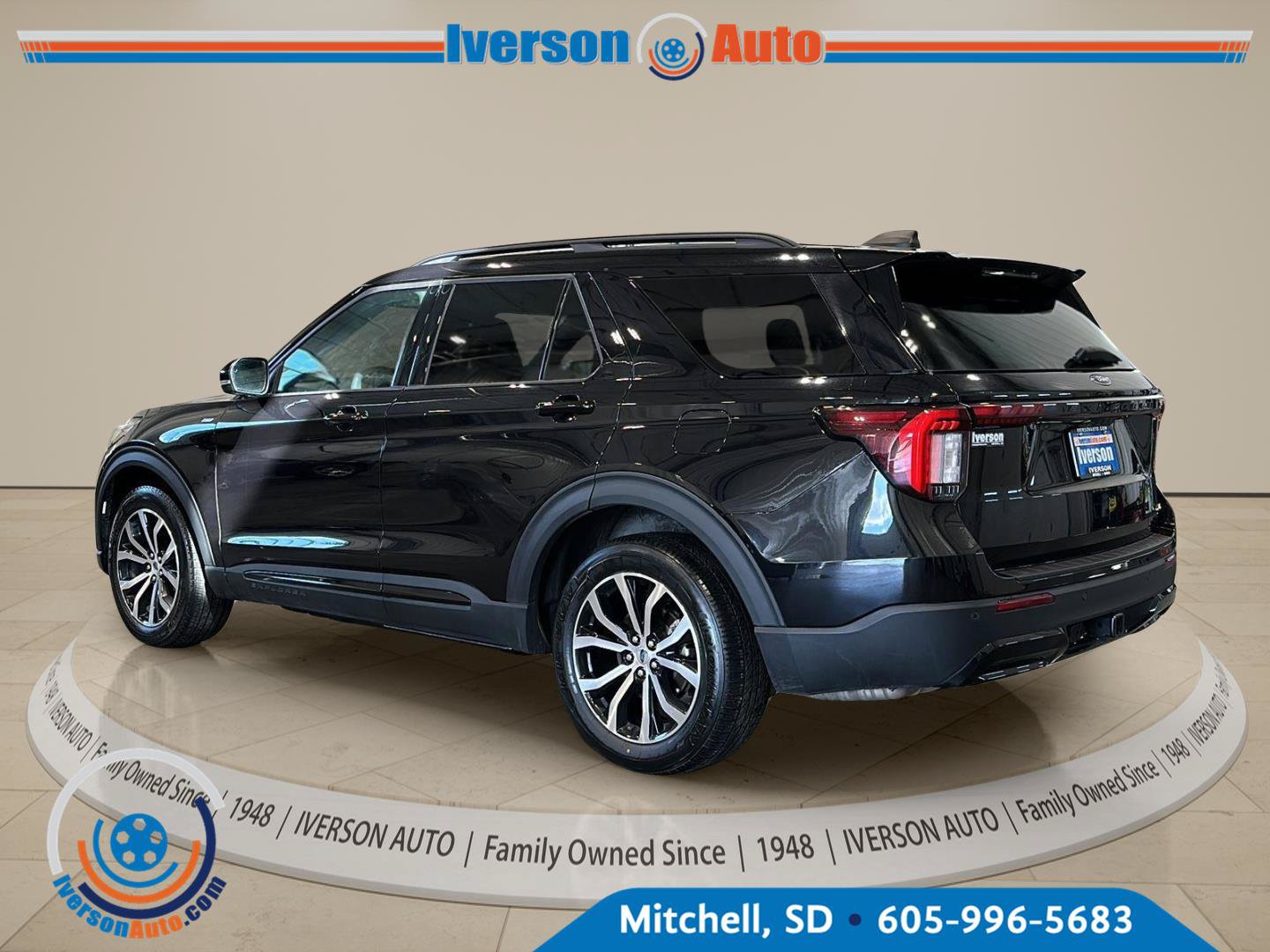 Used 2025 Ford Explorer ST-Line AWD/4WD image 5