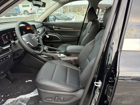 New 2025 Kia Telluride S image 9