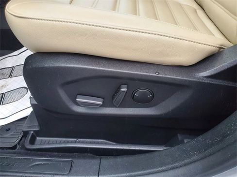 Certified 2024 Ford Edge SEL w/ Convenience Package image 6