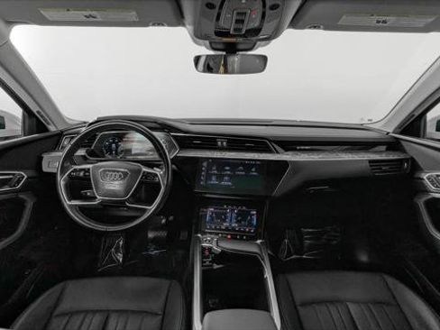Used 2024 Audi Q8 e-tron Premium Plus w/ Premium Plus Package AWD/4WD image 27