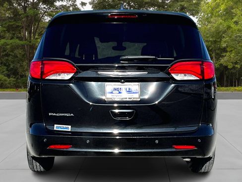 Used 2017 Chrysler Pacifica LX w/ Tire & Wheel Group image 6