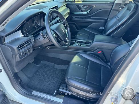 Used 2022 Lincoln Corsair AWD w/ Premium Package image 12