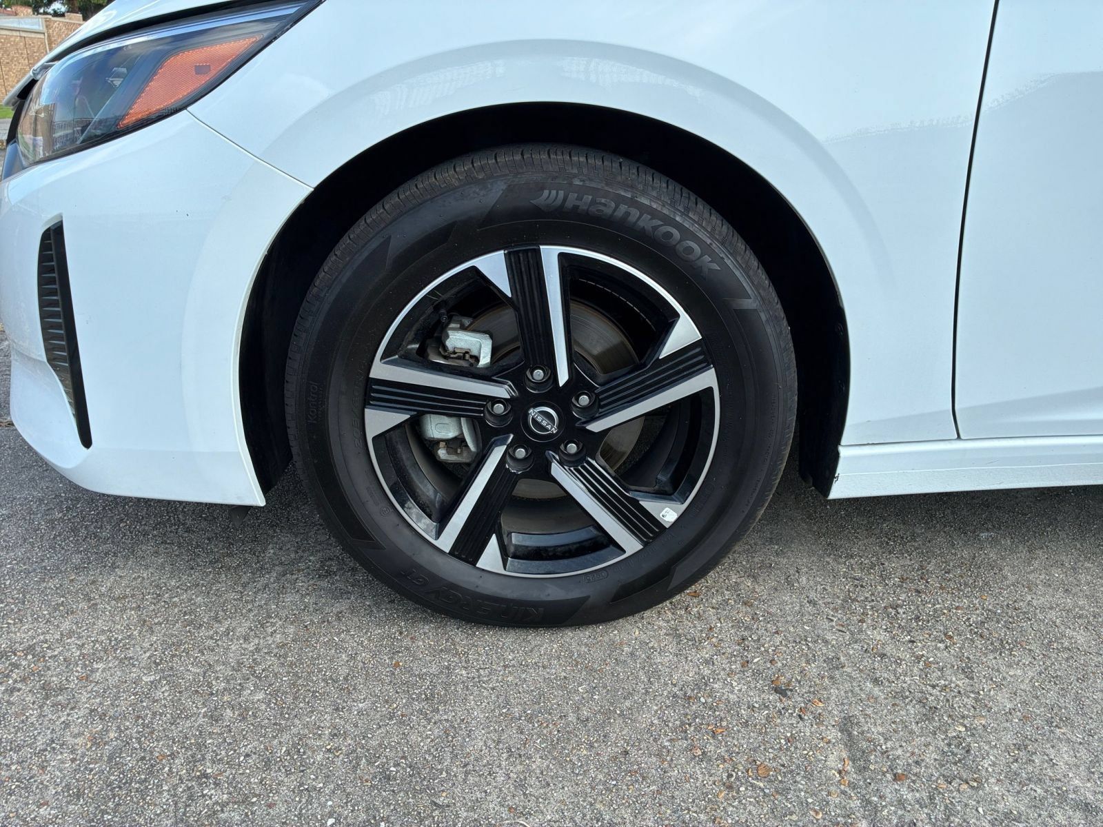 Used 2025 Nissan Sentra SV FWD image 27