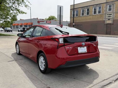 Used 2022 Toyota Prius LE FWD image 6