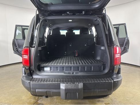 Used 2025 Toyota Land Cruiser image 20