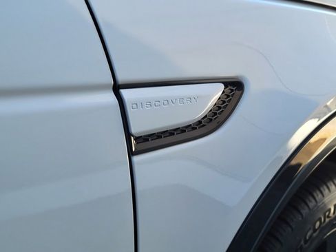 Used 2025 Land Rover Discovery Sport Dynamic SE image 38