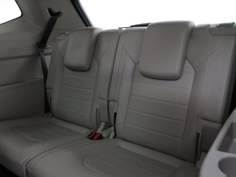 Used 2025 Volkswagen Atlas SEL AWD/4WD image 14