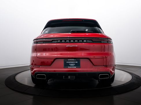 Certified 2026 Porsche Cayenne AWD/4WD image 6