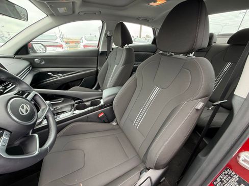 Used 2024 Hyundai Elantra SEL w/ Convenience Package FWD image 13