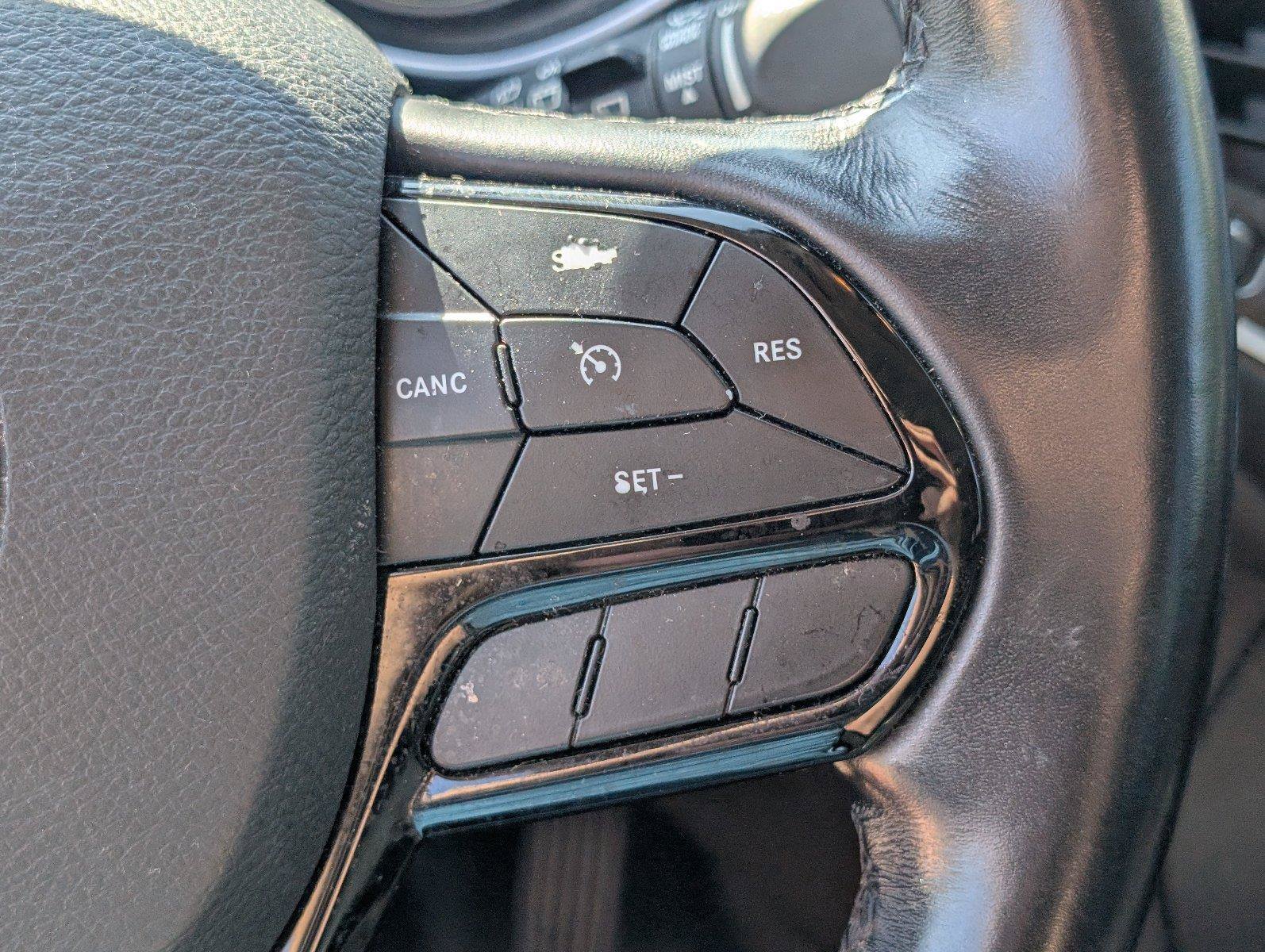 Used 2021 Jeep Cherokee Latitude Plus FWD image 29