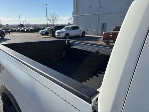 Used 2024 Nissan Titan PRO-4X w/ Pro-4x Convenience Package image 28