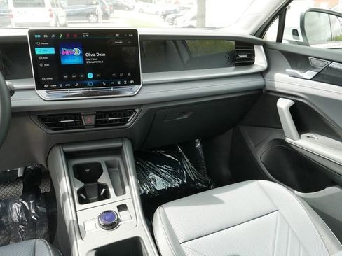 New 2026 Volkswagen Tiguan SE AWD/4WD image 10