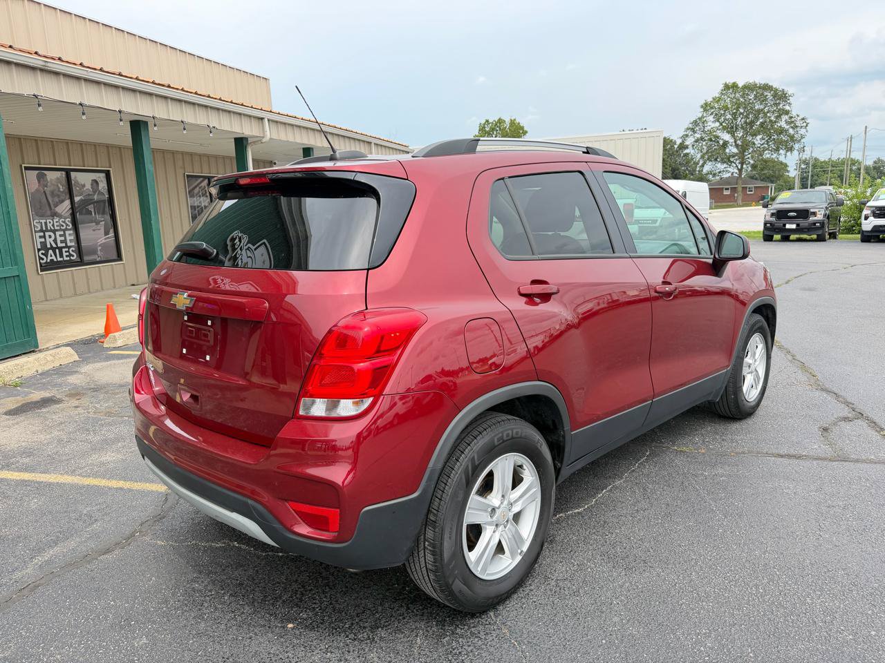 Used 2021 Chevrolet Trax LT w/ LT Convenience Package FWD image 3