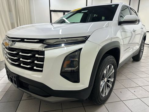 Certified 2025 Chevrolet Equinox LT FWD image 11