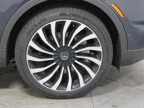 Used 2023 Lincoln Nautilus Black Label w/ Cargo Utility Package AWD/4WD image 12