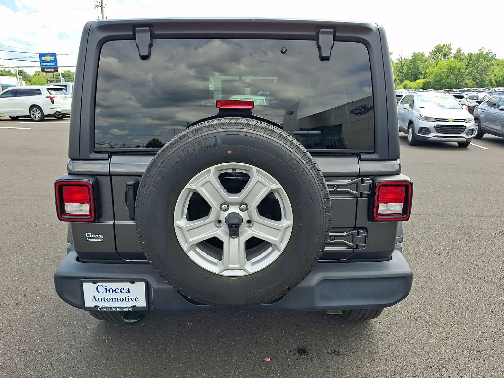 Used 2022 Jeep Wrangler Unlimited Sport AWD/4WD image 9