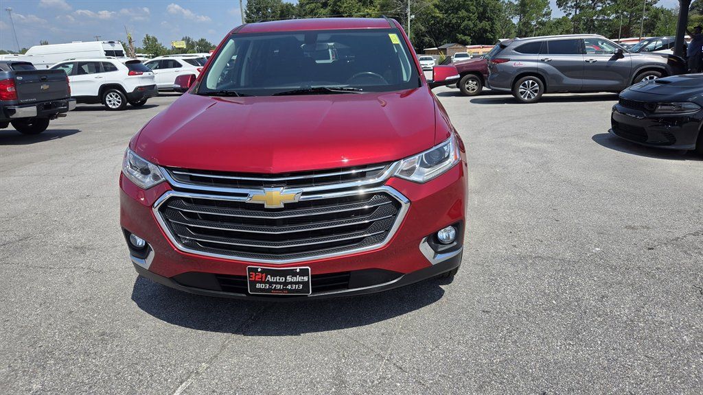 Used 2020 Chevrolet Traverse LT FWD image 2