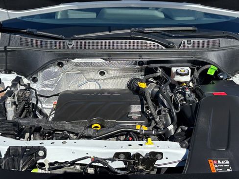 Used 2025 Chevrolet Trax LT image 31