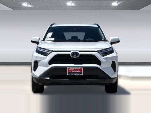Used 2025 Toyota RAV4 XLE AWD/4WD image 5