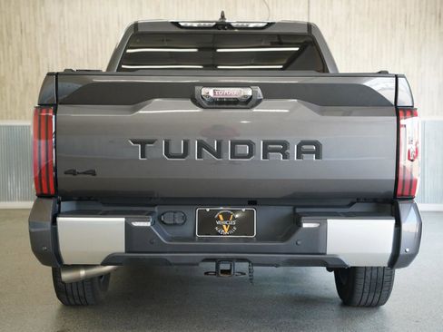 Used 2022 Toyota Tundra Limited AWD/4WD image 9