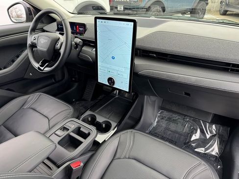 Certified 2025 Ford Mustang Mach-E Premium image 21