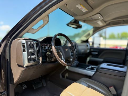 Used 2018 Chevrolet Silverado 2500 LTZ w/ Duramax Plus Package AWD/4WD image 21
