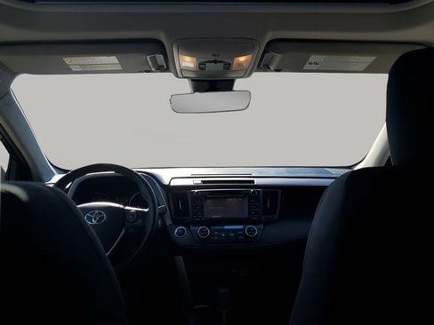 Used 2018 Toyota RAV4 XLE image 22