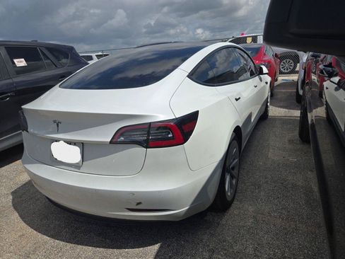 Used 2022 Tesla Model 3 RWD image 3