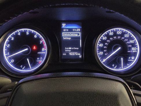 Used 2022 Toyota Camry SE image 23