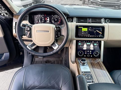 Used 2018 Land Rover Range Rover Supercharged image 25